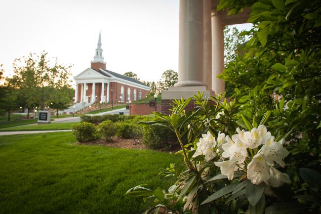 Chemistry students to serve at Laughlin Memorial Chapel