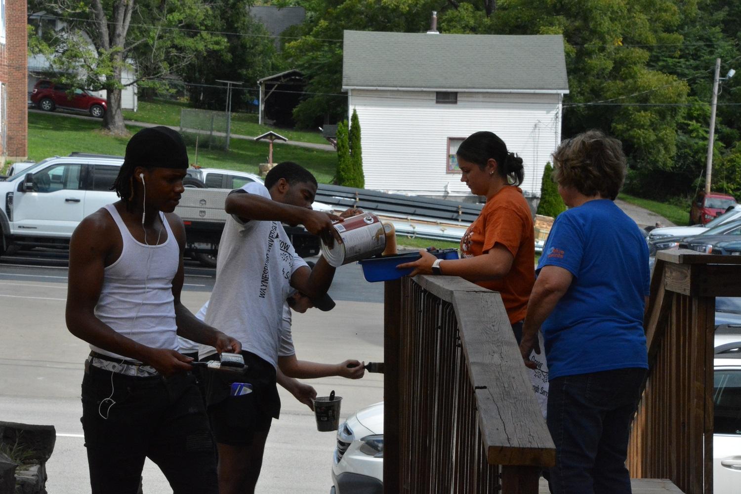 students serve during welcome days