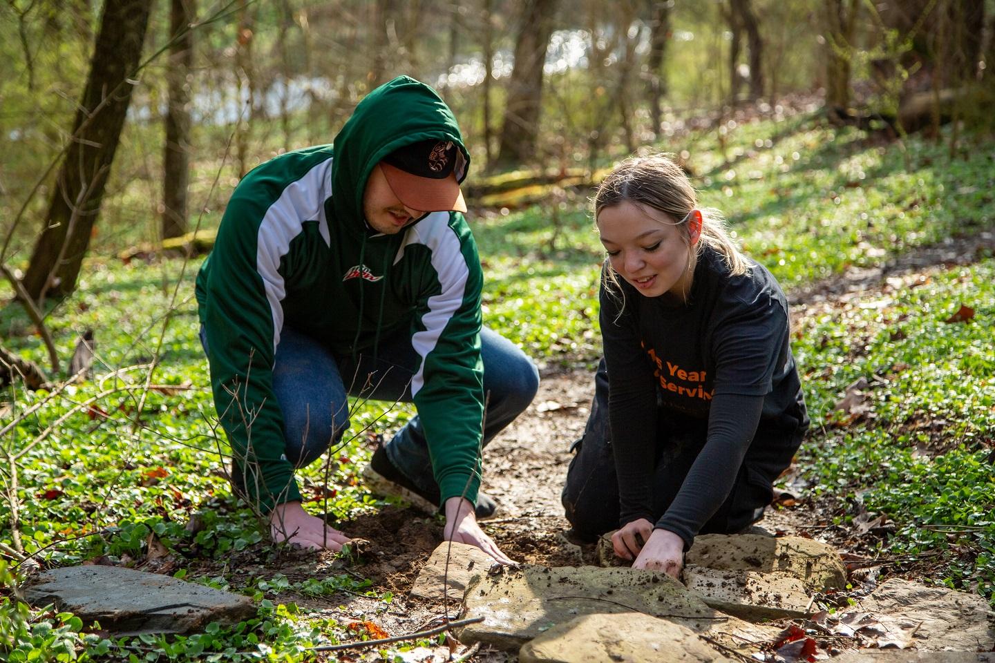 students serving on the unity trail