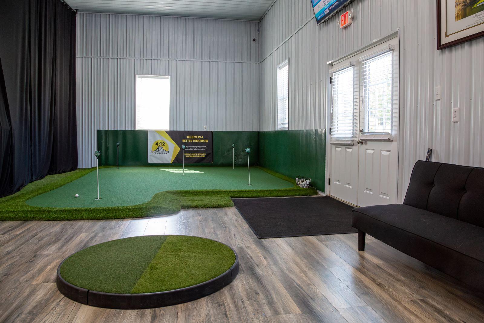 SwingLab putting facility