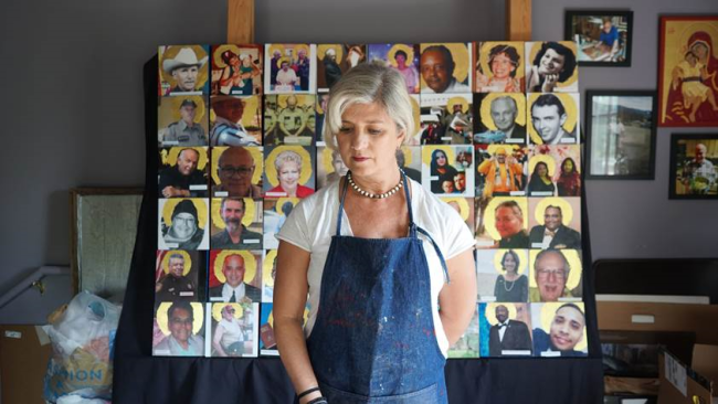 Joni Zavitsanos with her artwork