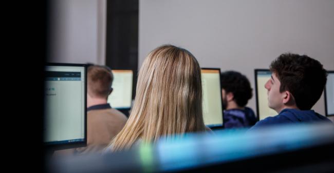 WU students in a computer lab on campus