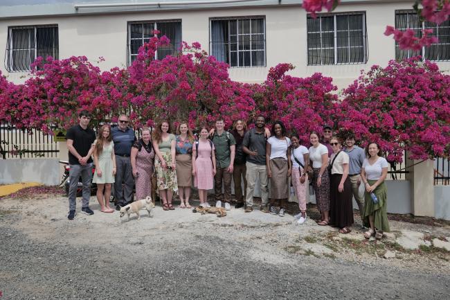 group photo of students and trip leaders in the Dominican Republic