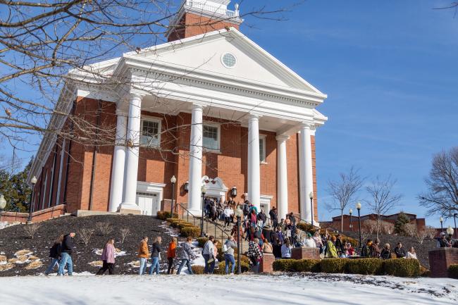 Prospective students and families outside Roberts Chapel on Jacket Day 2025